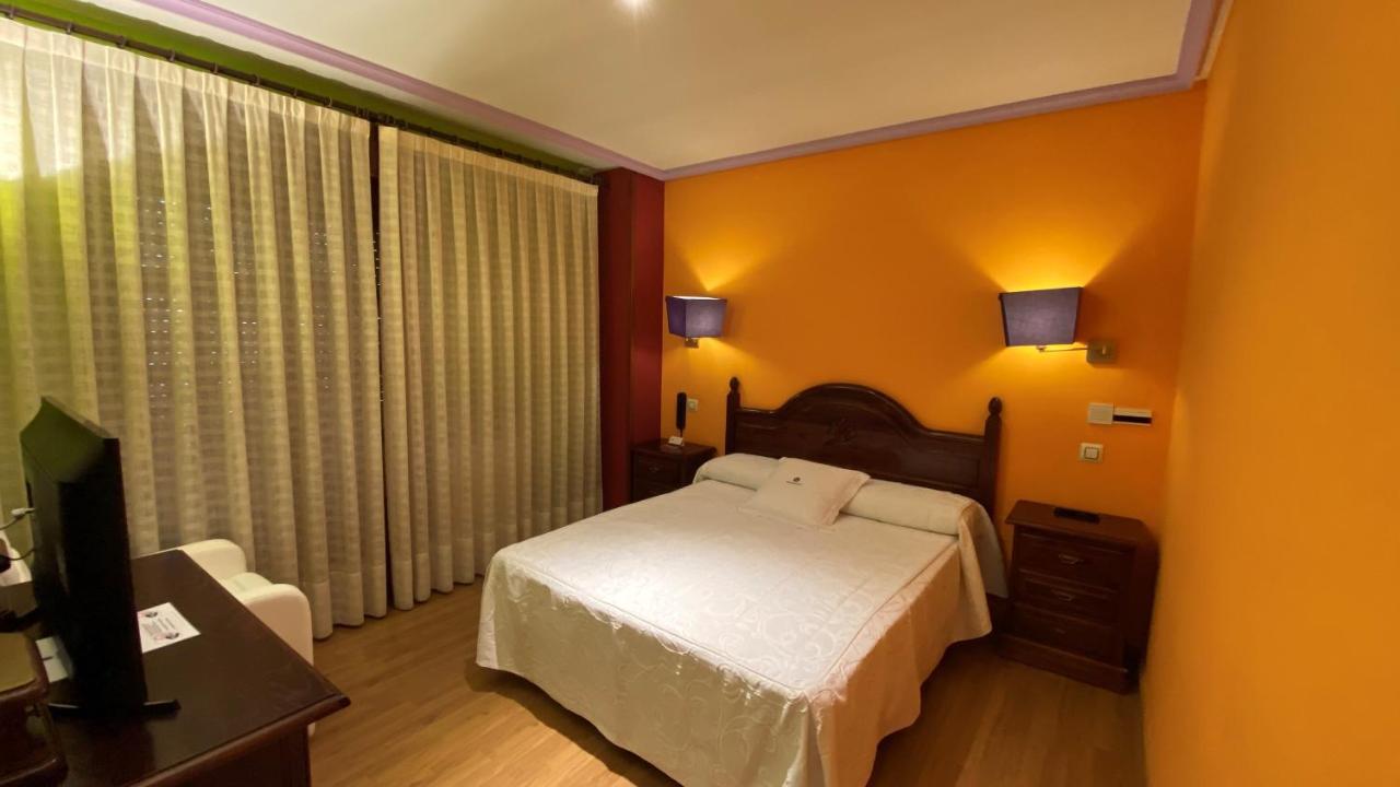 Tierra De Lobos Hotel Пуебла де Санабрия Екстериор снимка