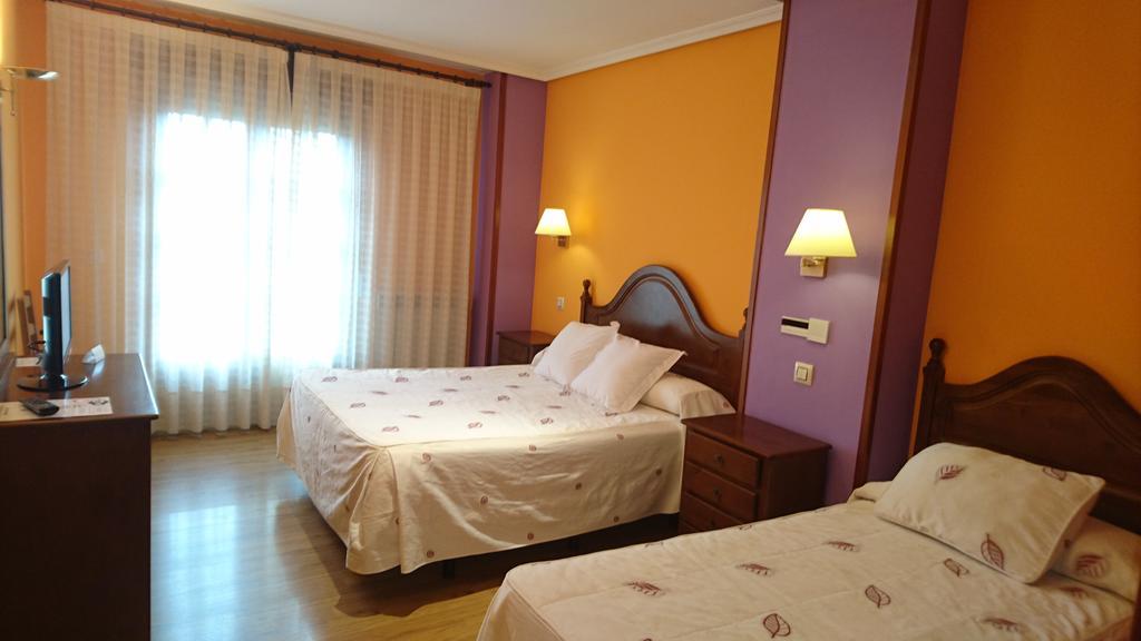 Tierra De Lobos Hotel Пуебла де Санабрия Екстериор снимка