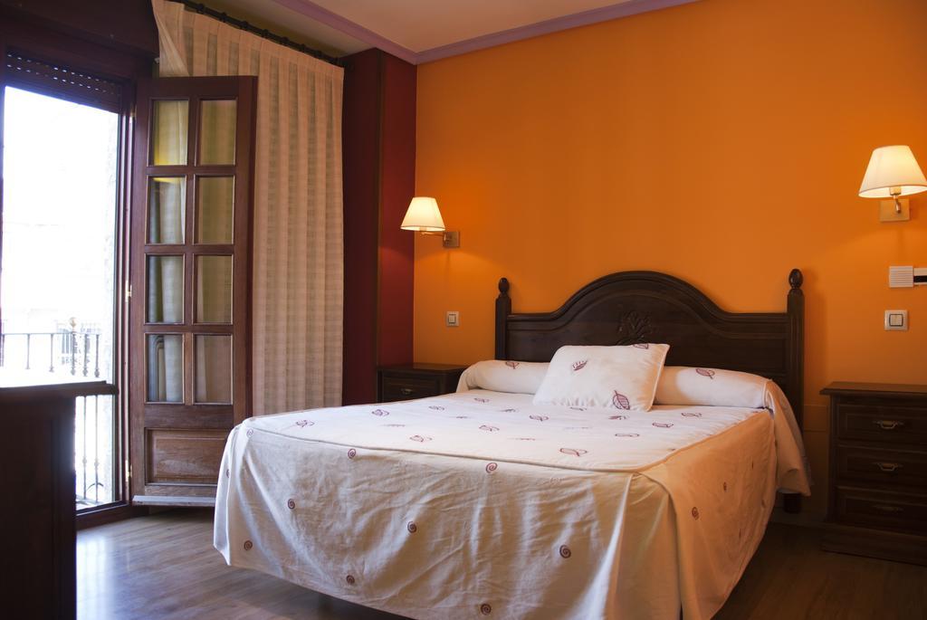 Tierra De Lobos Hotel Пуебла де Санабрия Екстериор снимка