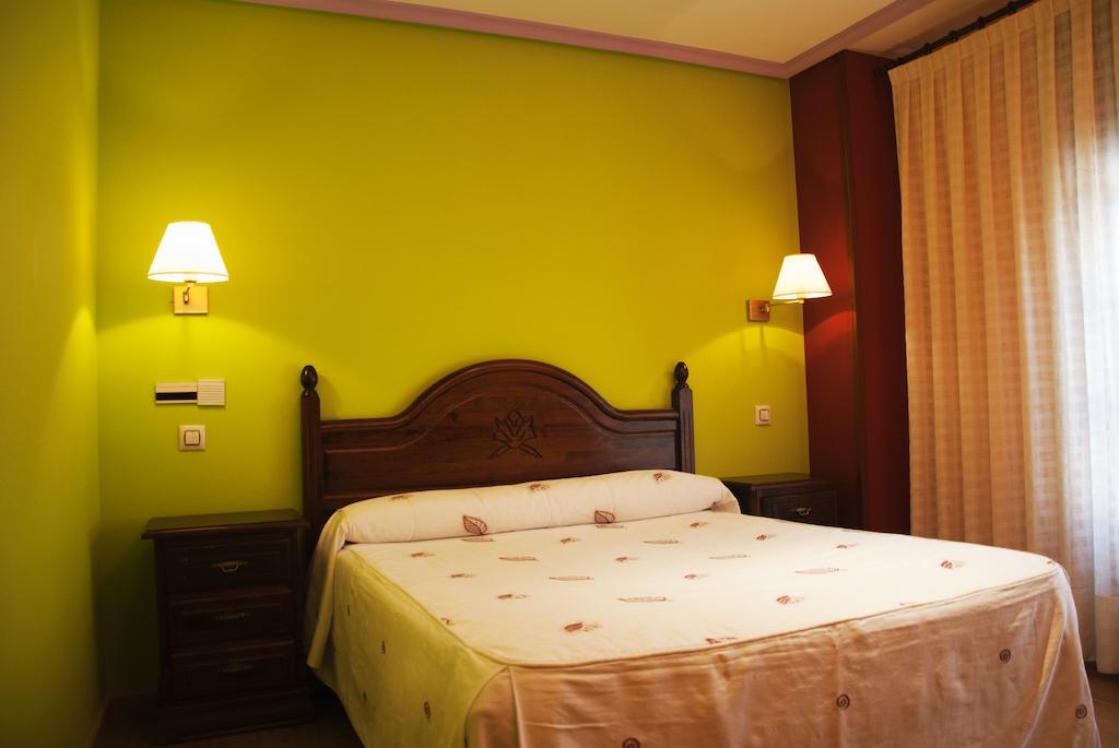 Tierra De Lobos Hotel Пуебла де Санабрия Екстериор снимка